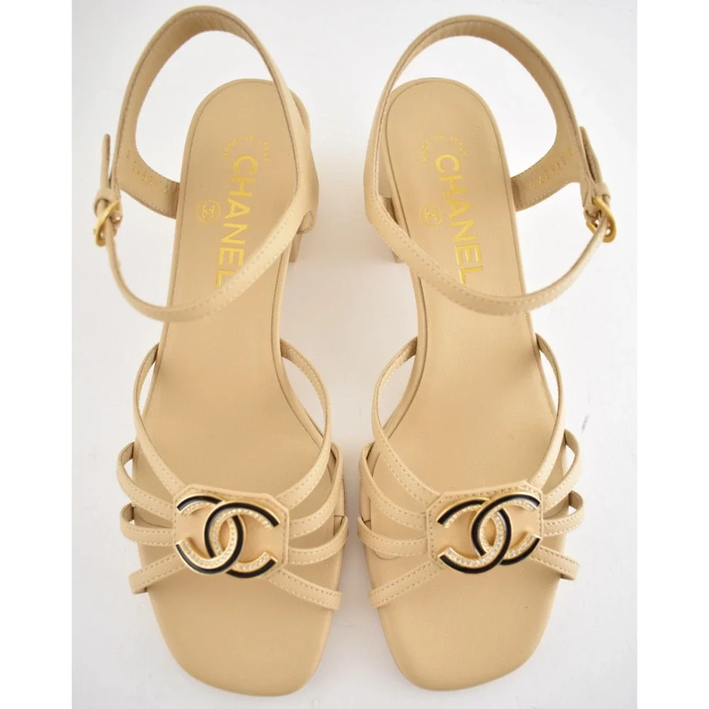CHANEL 25p beige